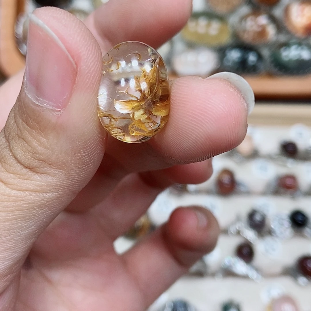 钱***来颈饰水晶未镶嵌水晶