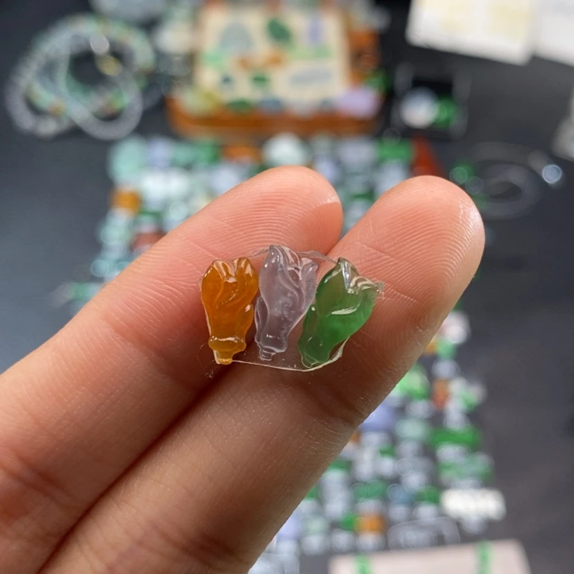 【闪购商品】翡翠挂件未镶嵌兰花