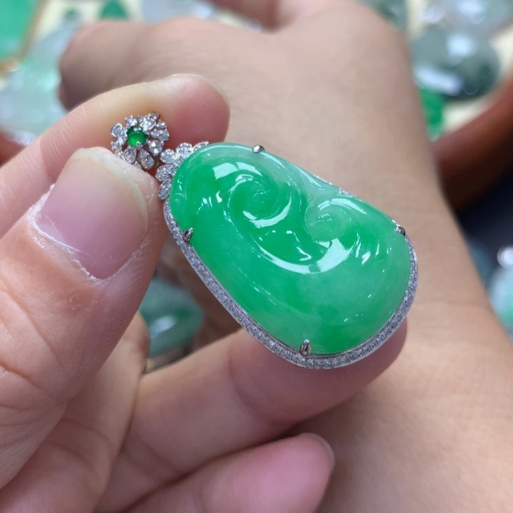 翡翠18K金镶嵌吊坠(不含链)