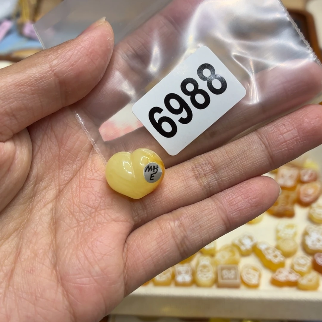 琥珀未镶嵌裸石蜜蜡