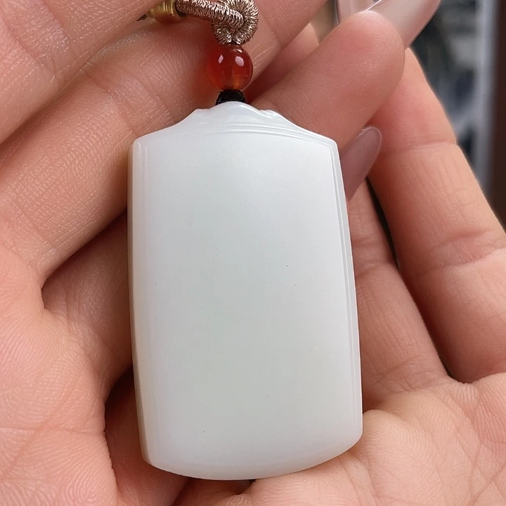 颈饰未镶嵌和田玉（糖玉）