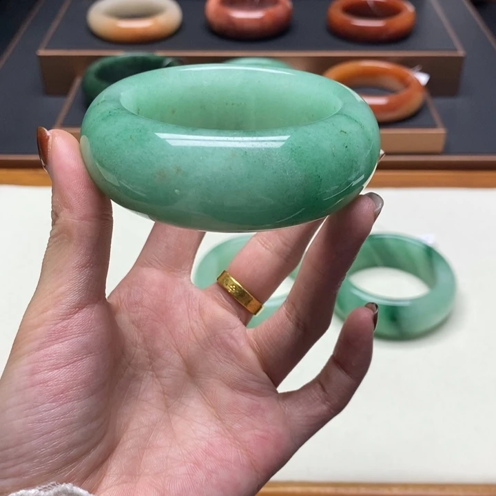 云***朵石英质玉未镶嵌佘