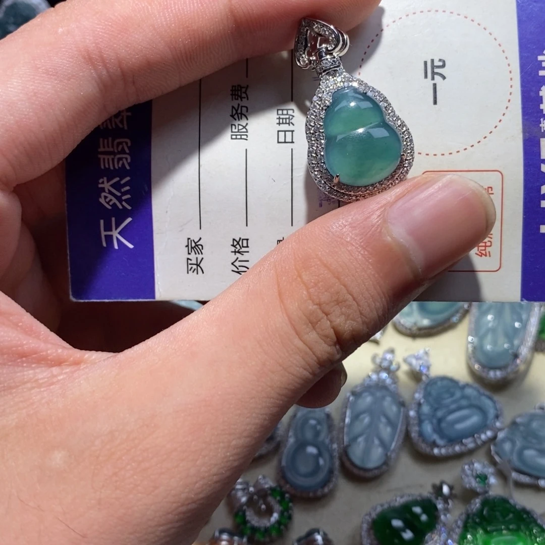 翡翠未镶嵌颈饰翡翠