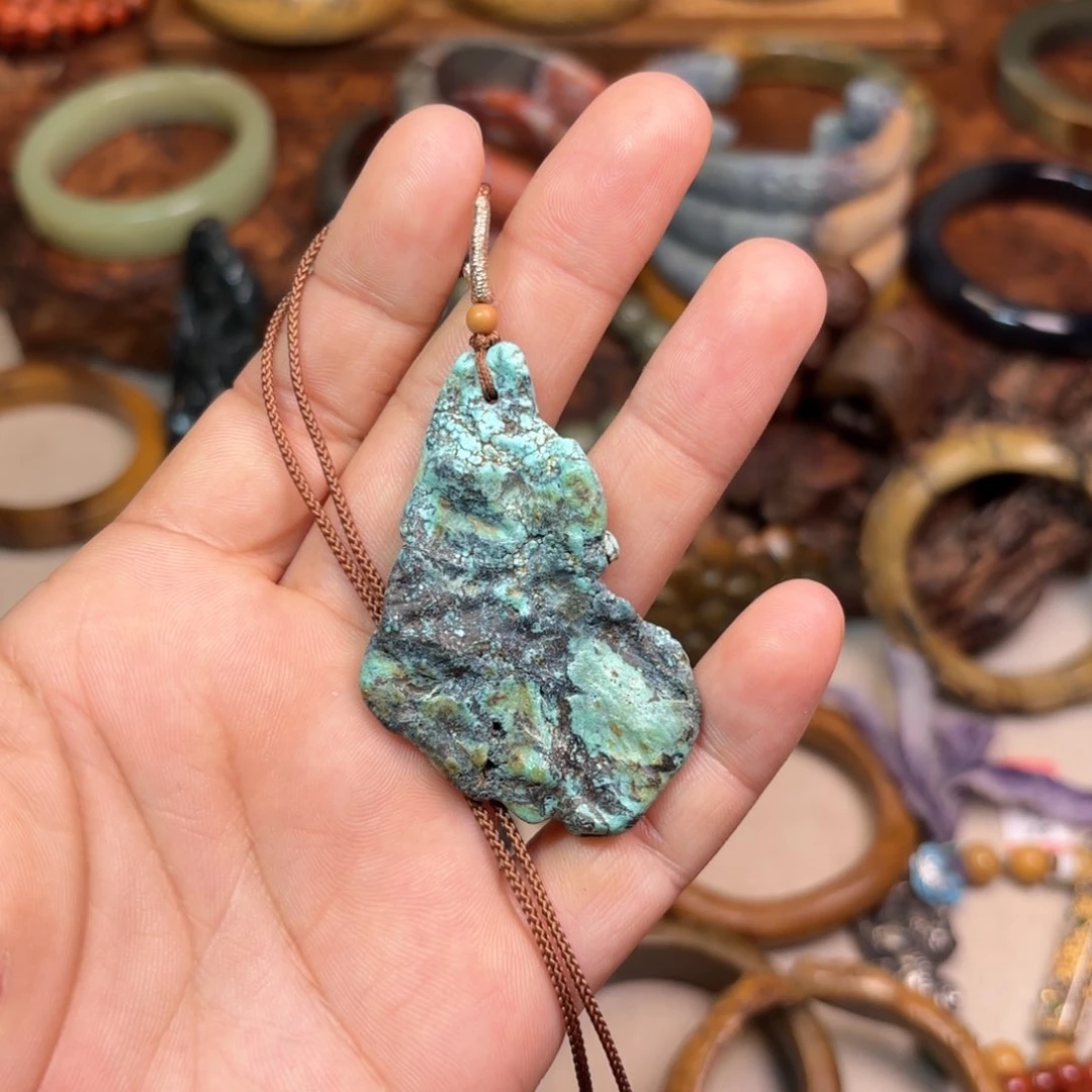 岫岩河磨玉（透闪石质玉）颈饰未镶嵌画****界