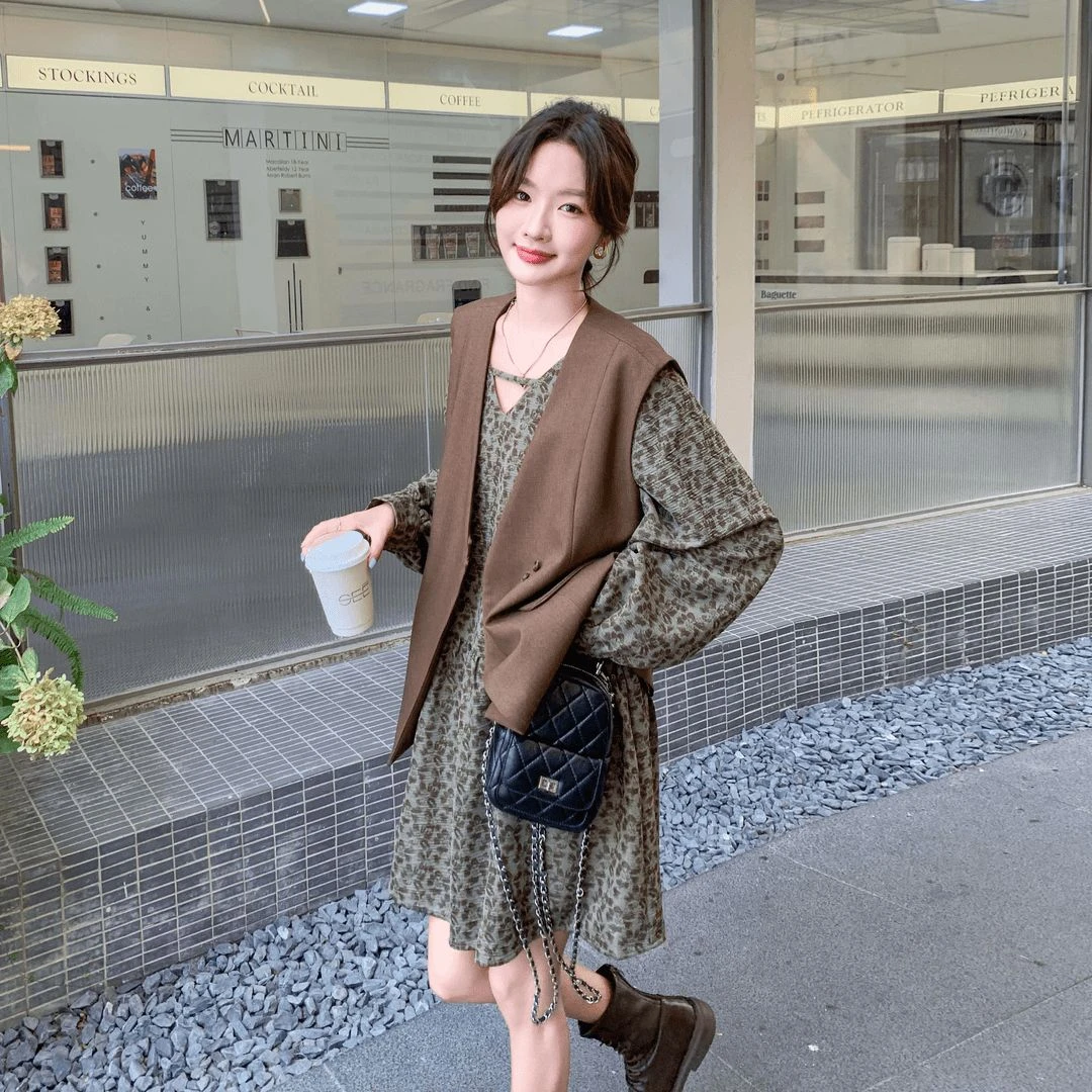 甜酷系长袖印花连衣裙套装女初秋穿搭新款时髦马甲裙子两件套