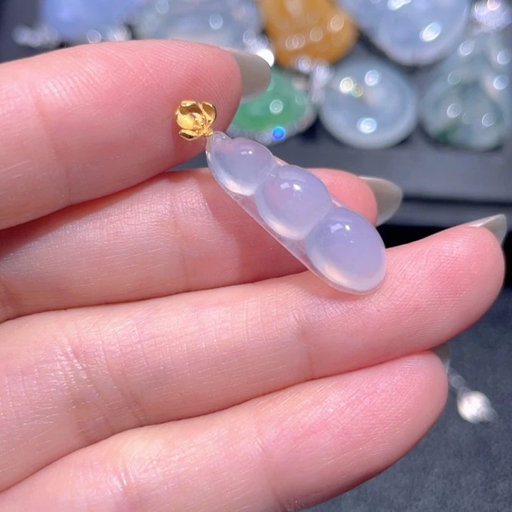 颈饰18K金镶嵌翡翠翡翠