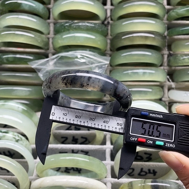 未镶嵌蛇纹石玉手镯253