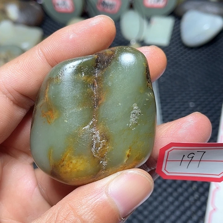 未镶嵌和田玉（糖玉）挂件玄*197