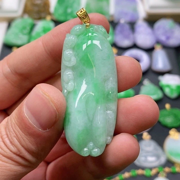 翡翠颈饰未镶嵌吊坠
