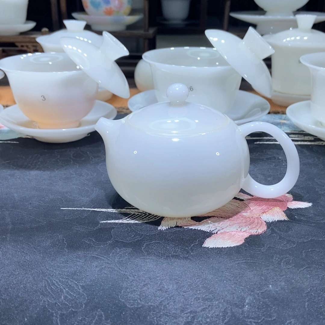 依***笑我想去找她去玩哈就回家哈你也不要生气