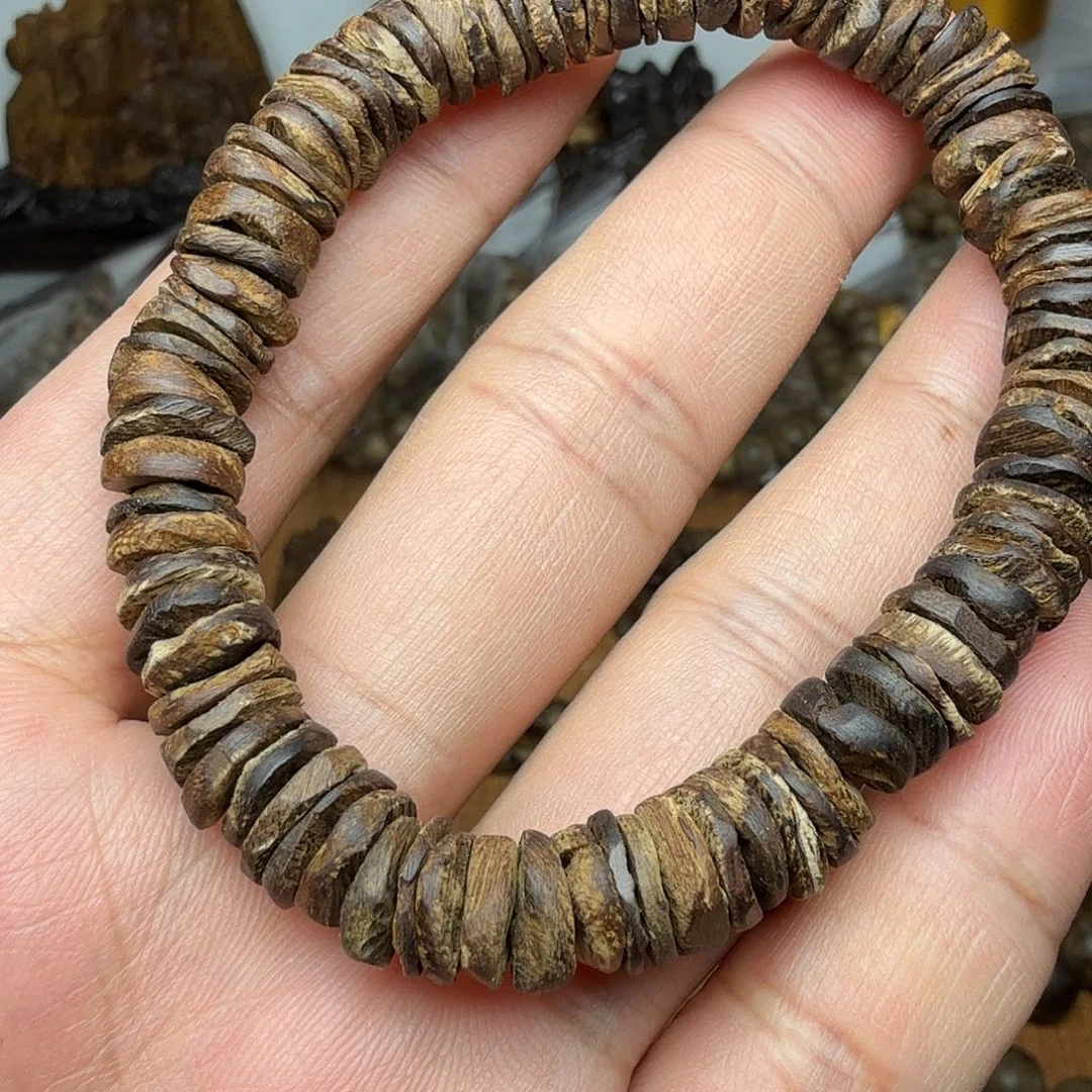 沉香碎屑沉香印尼