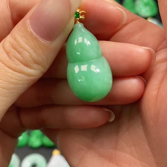 颈饰未镶嵌翡翠吊坠