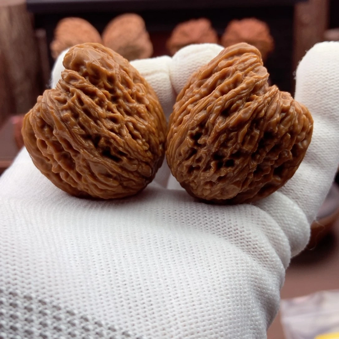 文玩核桃把件特留疤瀑布拉丝深凹36.34.5.36.5.回血