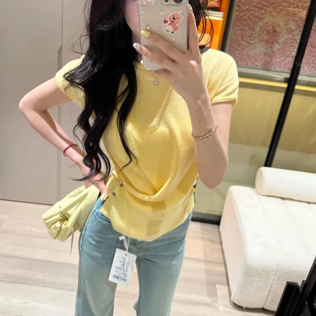奶黄色法式洋气时尚收腰显瘦冰丝短袖针织衫女夏季新款不规则T恤
