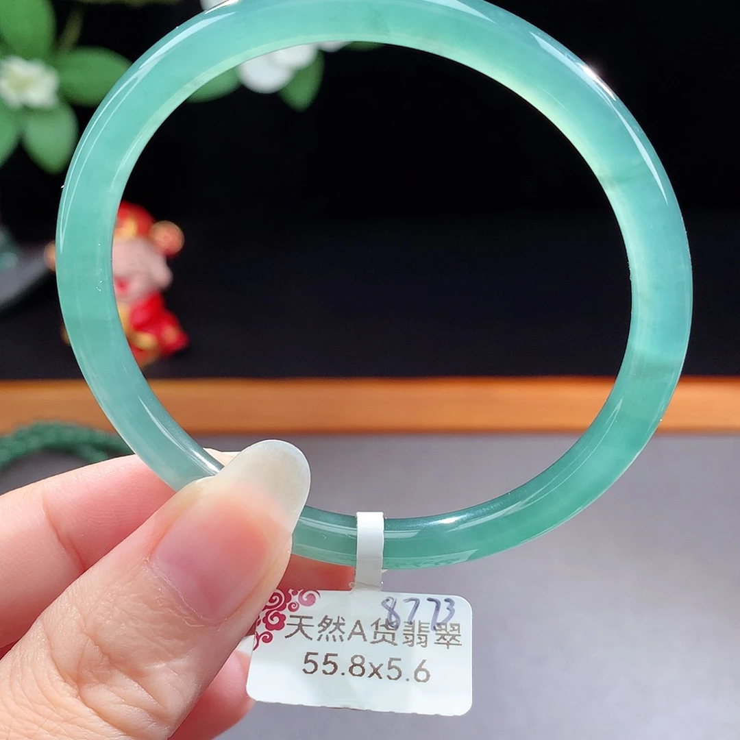 未镶嵌手镯（圆镯）翡翠