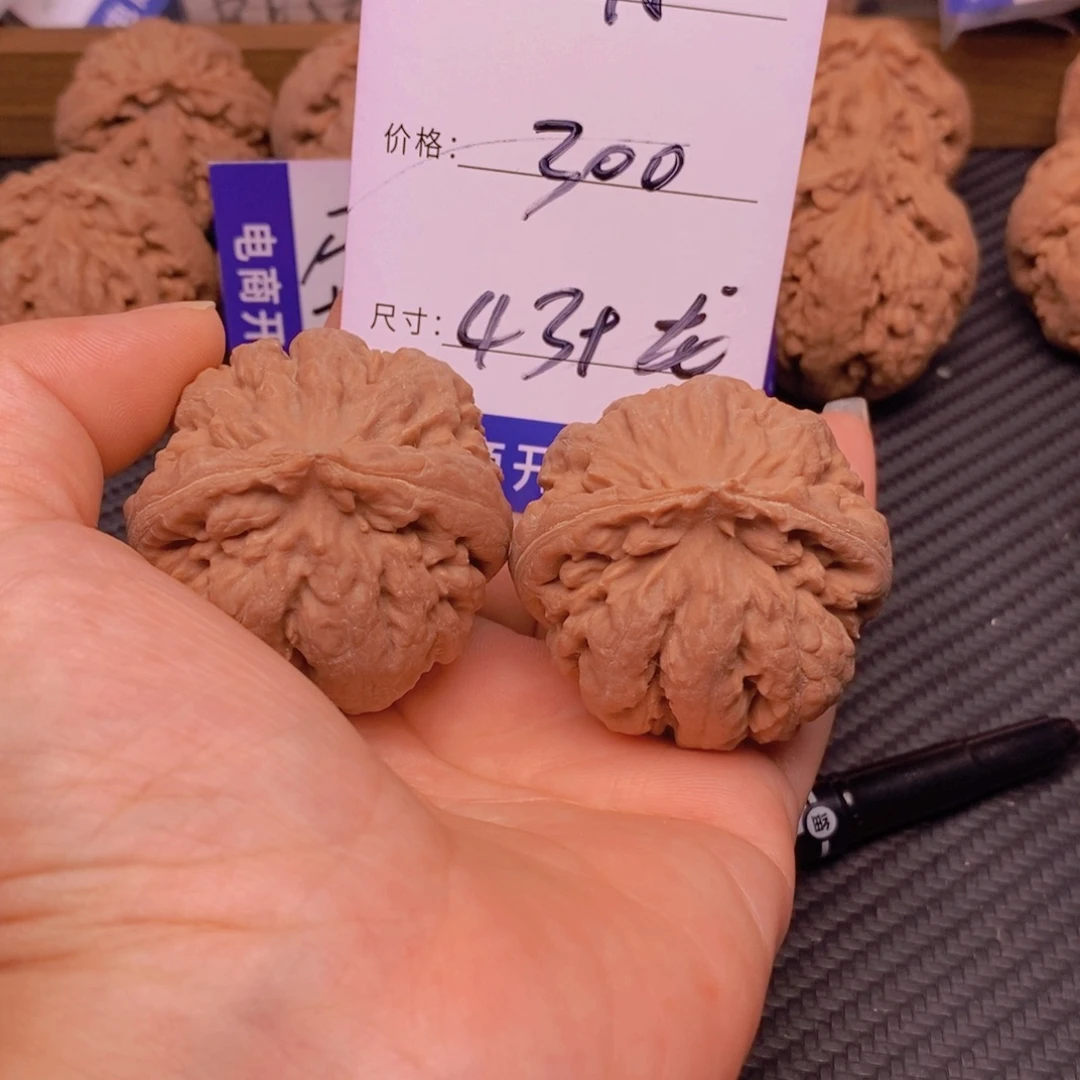 志***的文玩核桃霸王王龙核桃