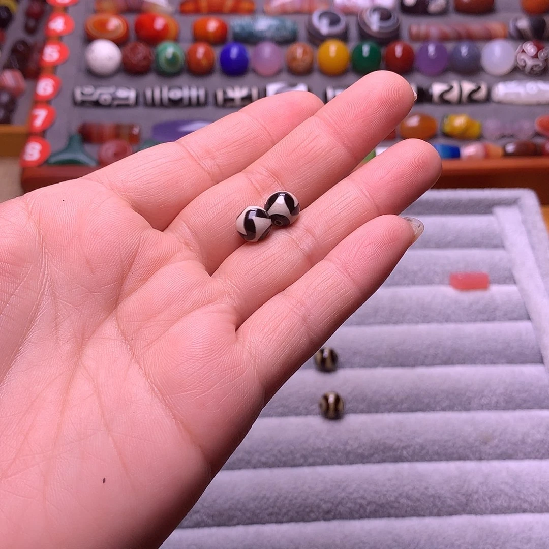 古***张玛瑙/玉髓未镶嵌颈饰