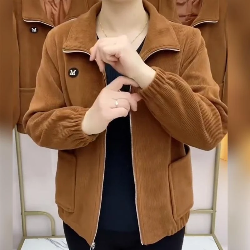 2025新款灯芯绒外套妈妈休闲夹克中老年女装春秋纯色大码长袖上衣