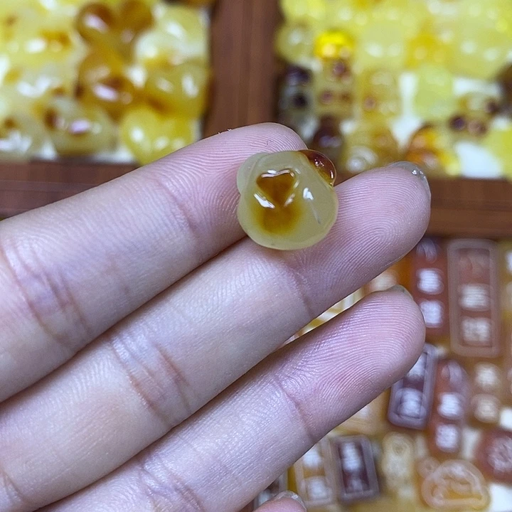 吊坠橄榄核小熊头11