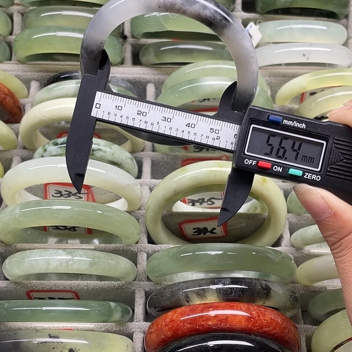 未镶嵌蛇纹石玉手镯344
