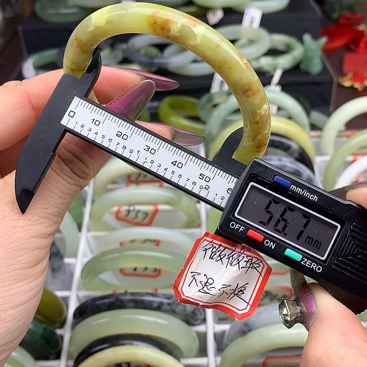 蛇纹石玉手镯未镶嵌940