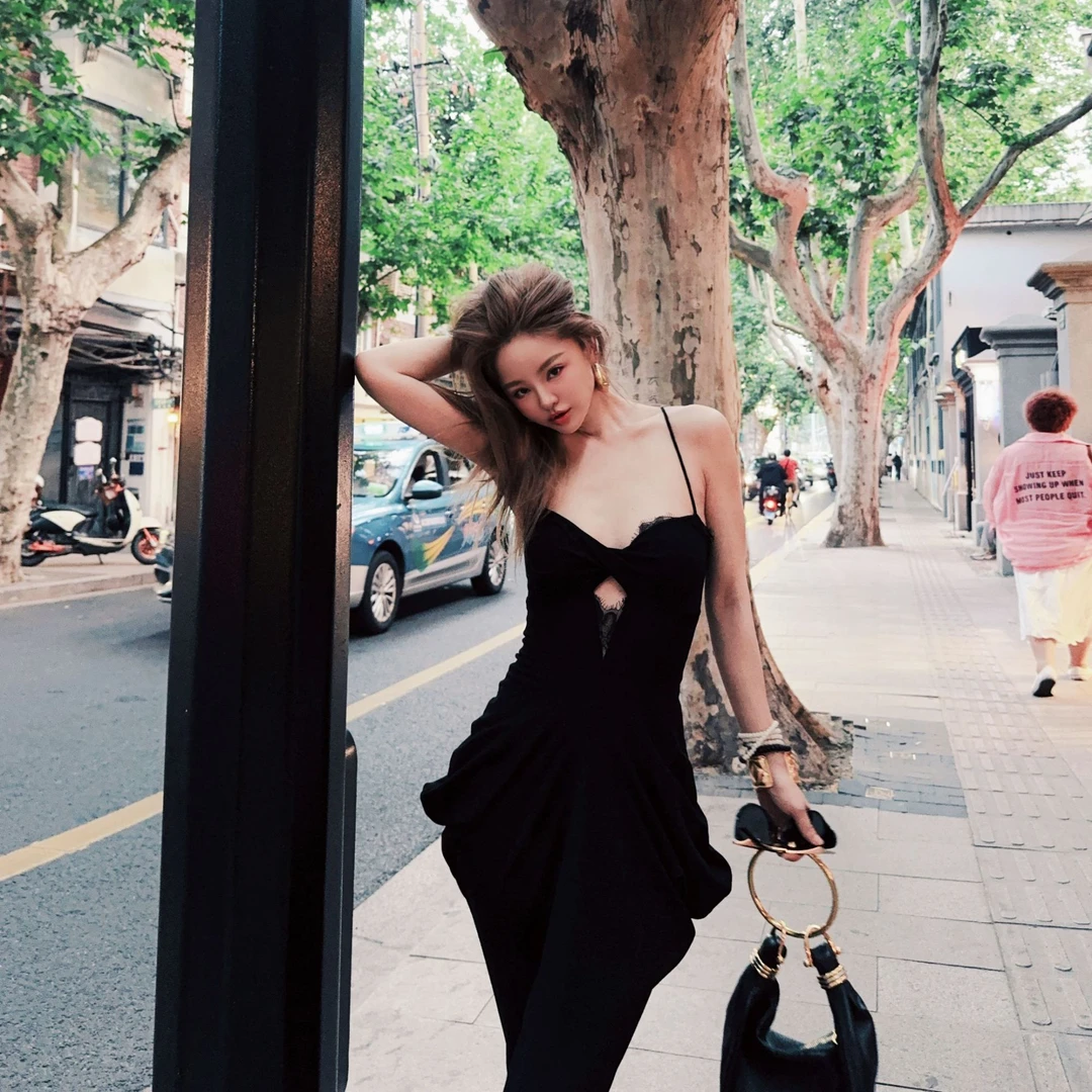 洪小妍自留  法式收腰显瘦洋气吊带裙气质性感夏季