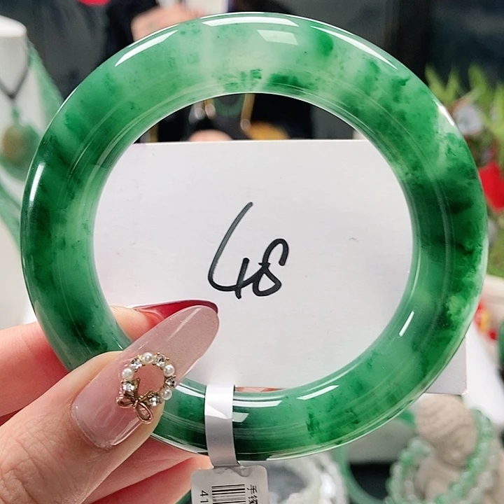 石英质玉手镯未镶嵌天然A货非洲翠手镯