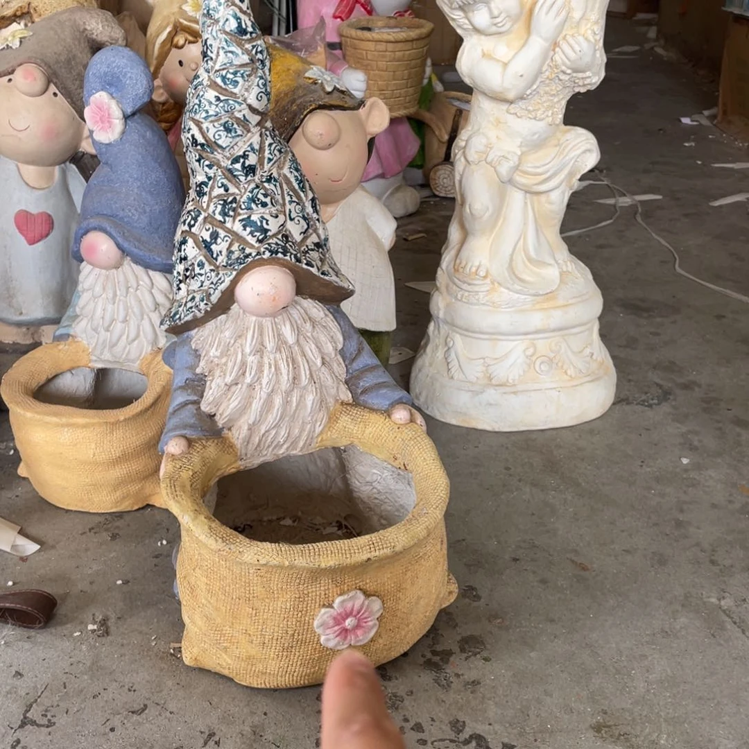 【闪购商品】氧化镁青花甘道夫盆摆件