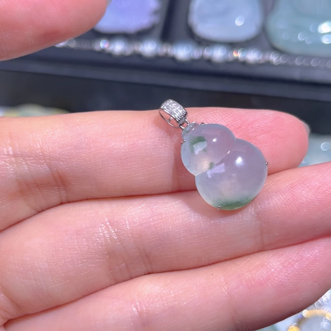 颈饰18K金镶嵌翡翠翡翠