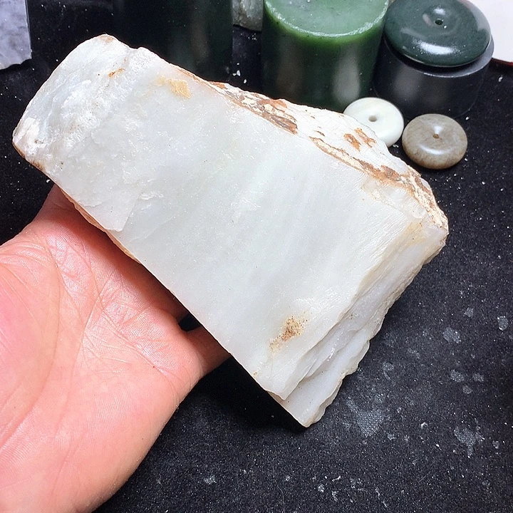 和田玉（糖玉）未镶嵌珠宝奇石