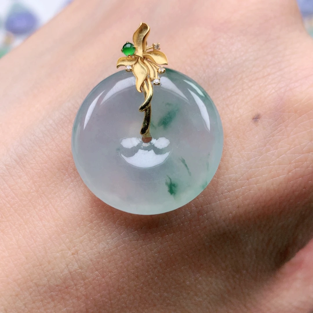 翡翠吊坠(不含链)18K金镶嵌