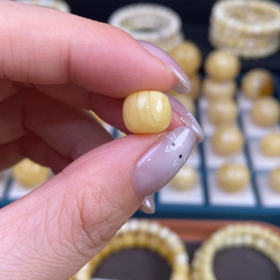 蜜蜡未镶嵌珠宝奇石卡10