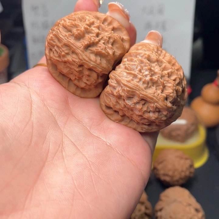 文玩核桃吊坠41白狮子