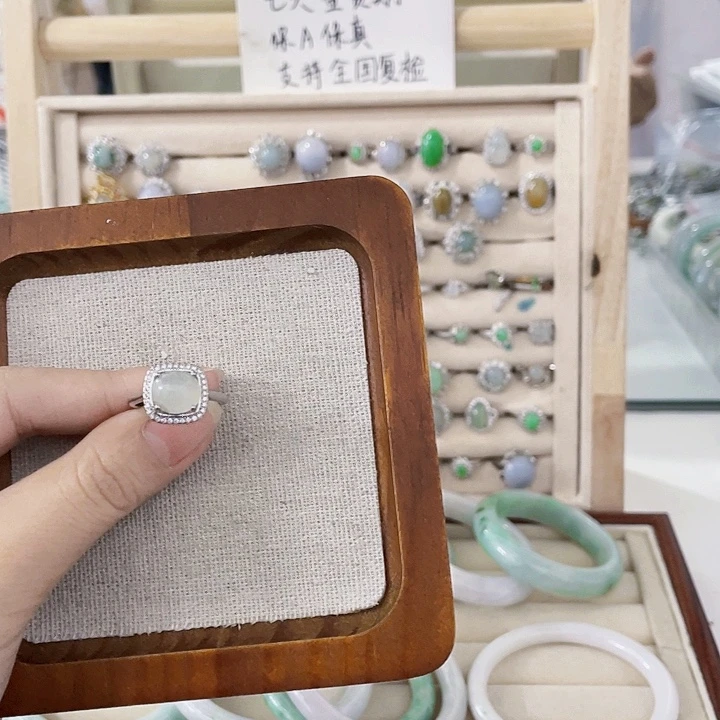 翡翠未镶嵌颈饰天然翡翠Ａ货