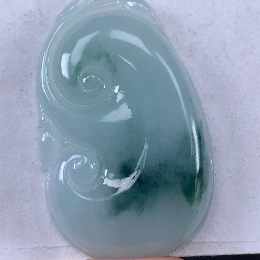 翡翠未镶嵌颈饰如意