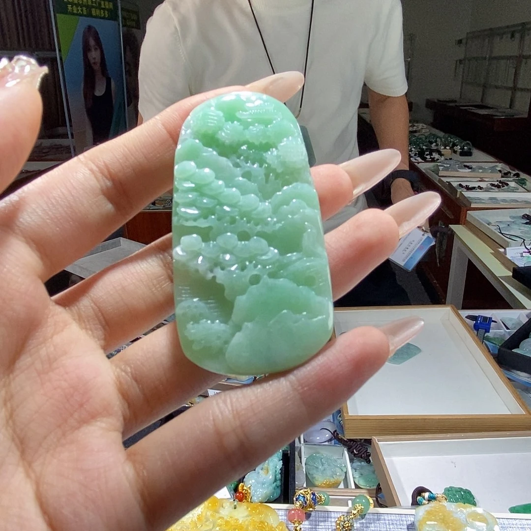 翡翠未镶嵌颈饰翡翠