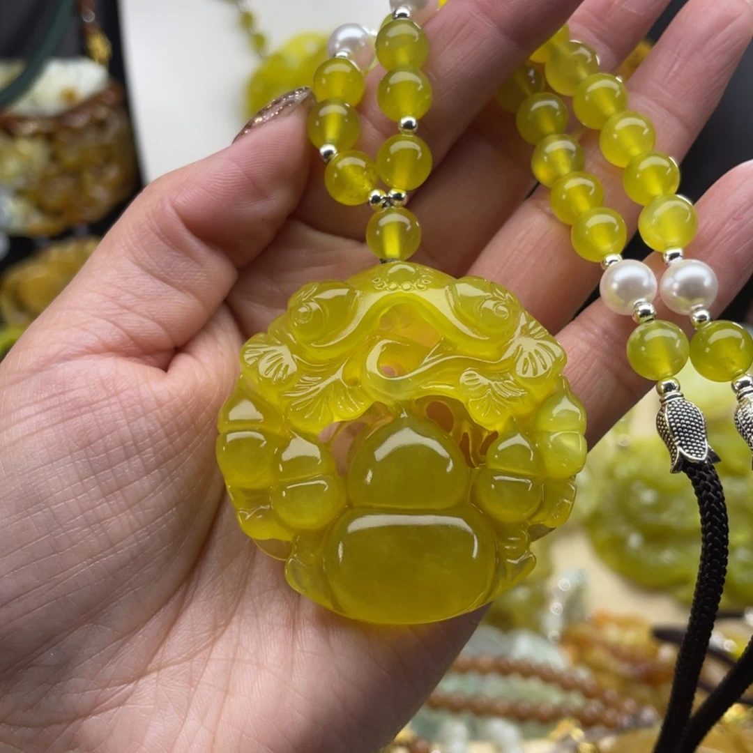 未镶嵌蛇纹石玉颈饰蛋**蓝