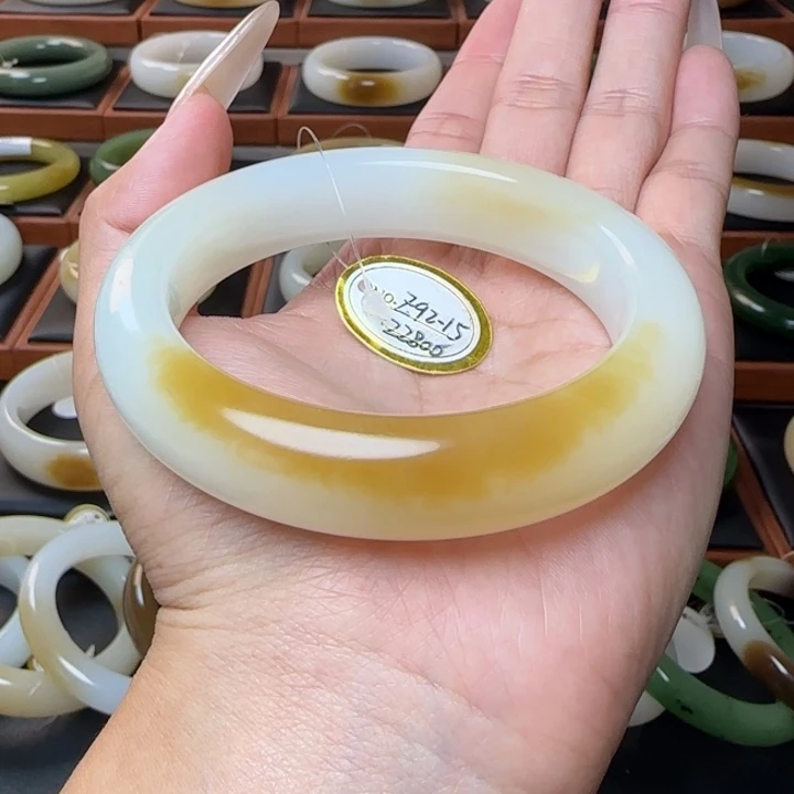 和田玉未镶嵌手镯高色亮金糖59.3泥鳅背