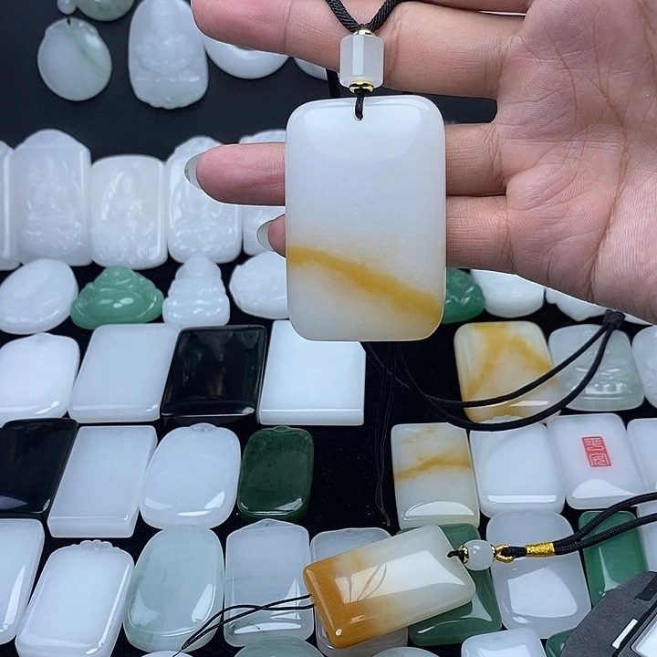 中***德颈饰未镶嵌石英质玉