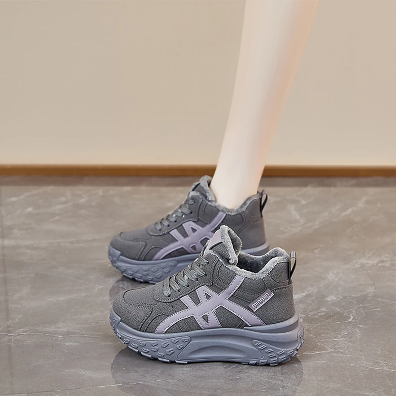 2025年冬季新款棉鞋ins加绒保暖休闲运动鞋防滑舒适高帮鞋女鞋