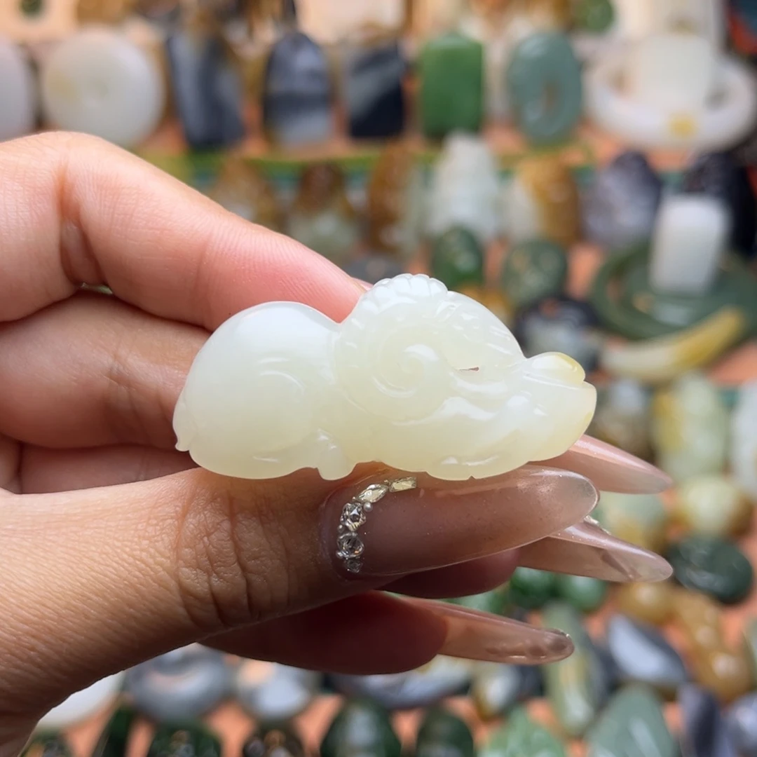 颈饰未镶嵌和田玉