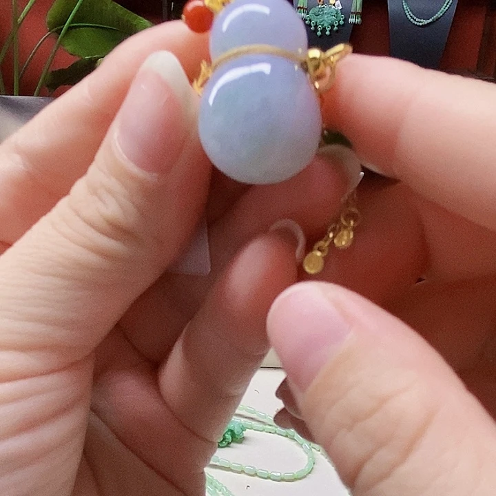 翡翠未镶嵌颈饰吊坠