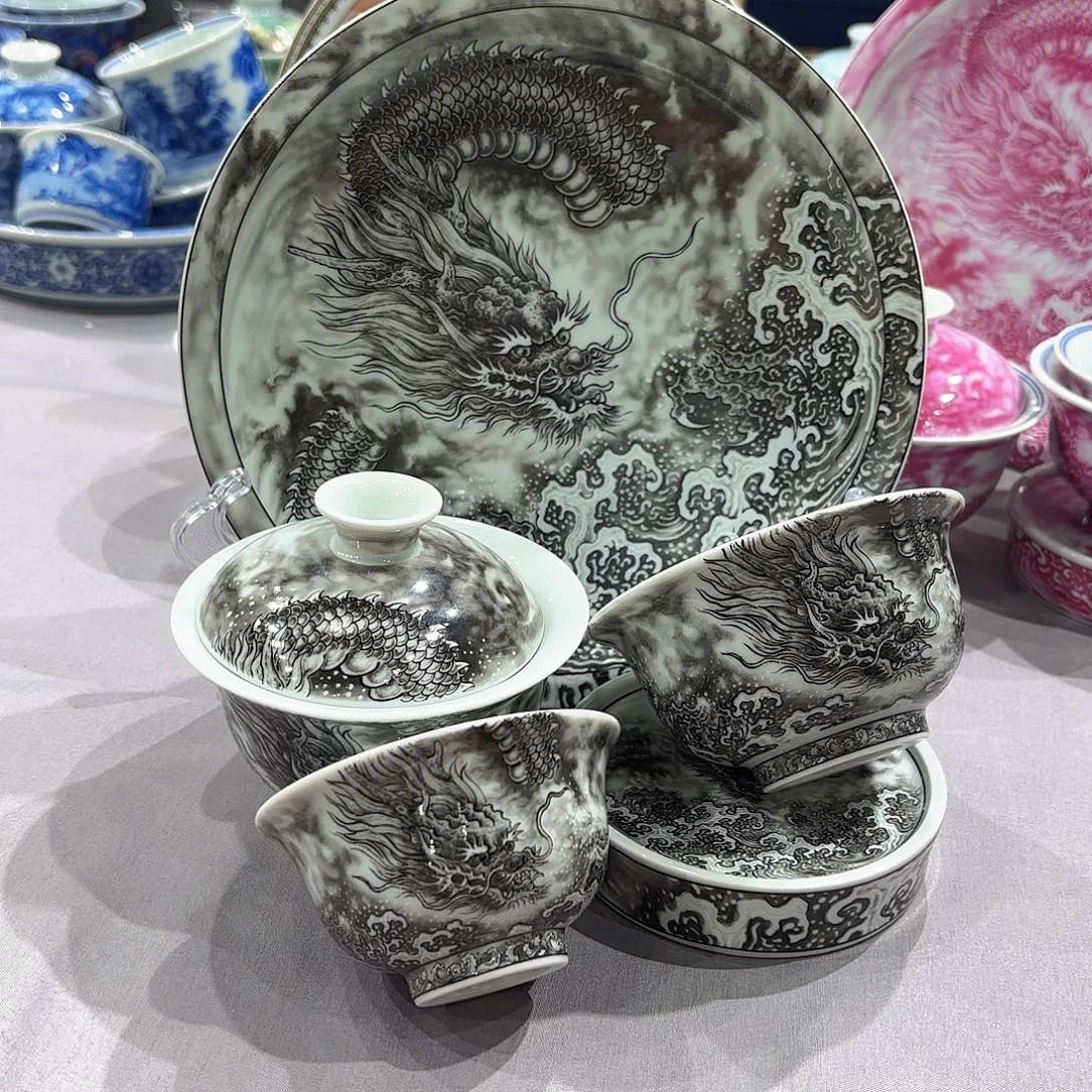 瓷片景德镇瓷器精品陈列