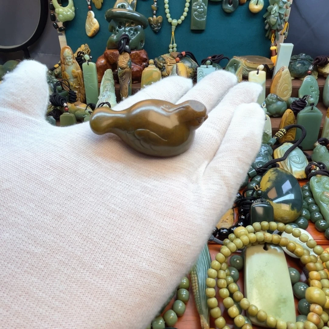 岫岩河磨玉（透闪石质玉）未镶嵌颈饰