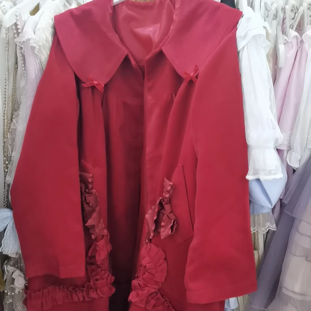小***莉吊带四月安家的红色大衣S