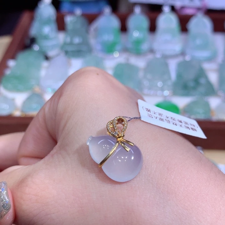 翡翠18K金镶嵌吊坠(不含链)葫芦