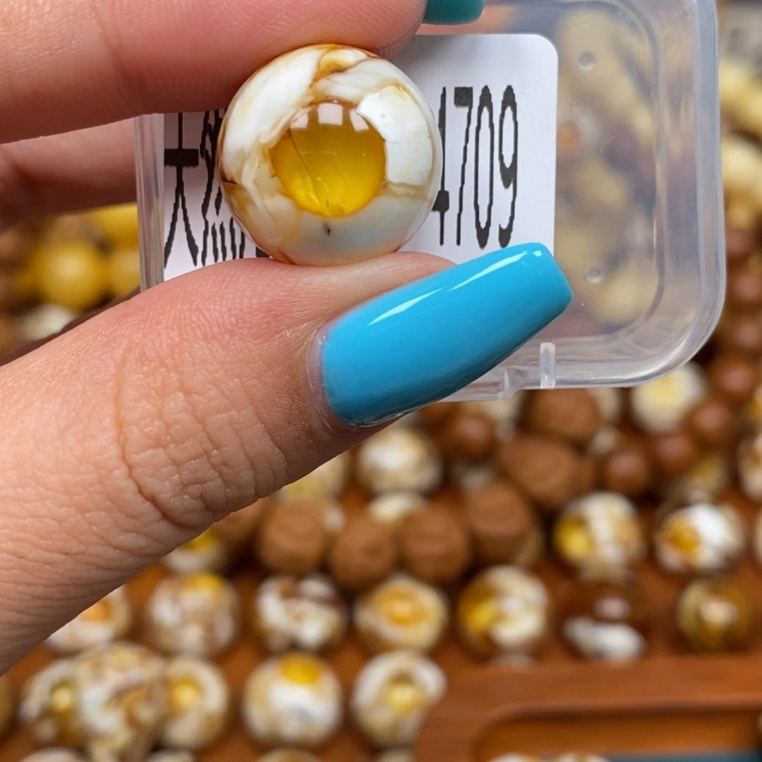 蜜蜡未镶嵌珠宝奇石4709