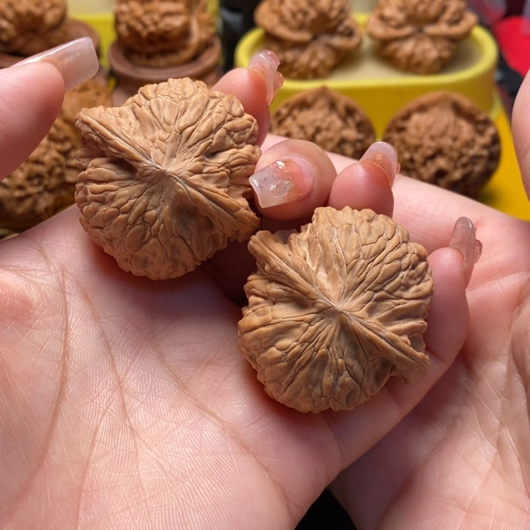 文玩核桃把件扶***输磨盘狮子头