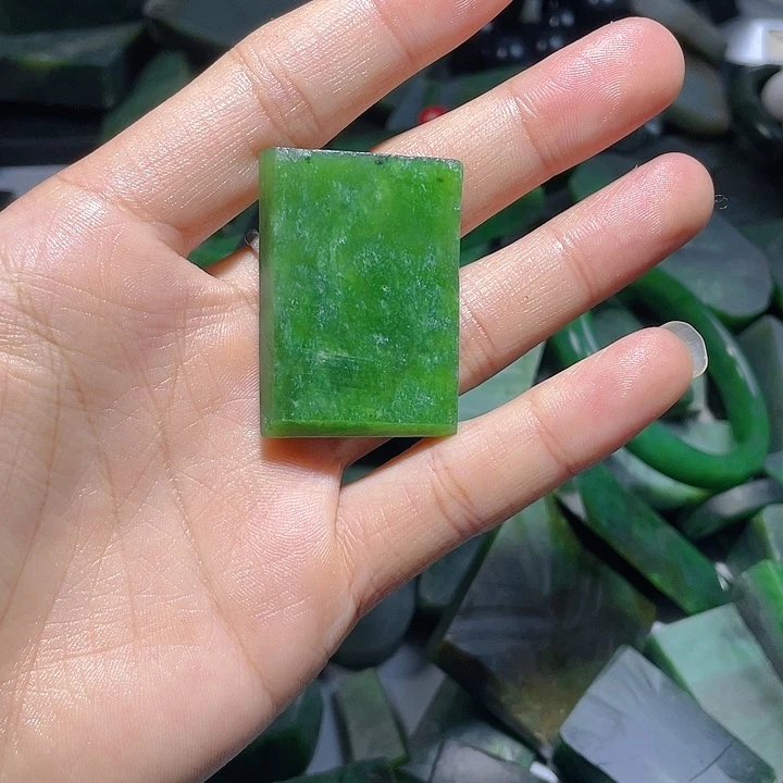 和田玉（碧玉）未镶嵌颈饰
