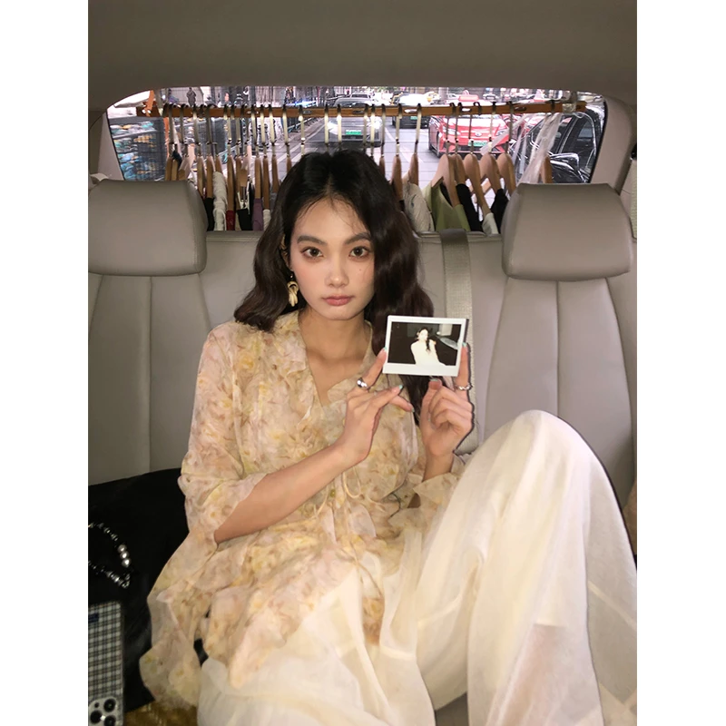 任小艺 4/11 高密仿真丝绉雪纺荷叶边手工立体花绑带开衫上衣女